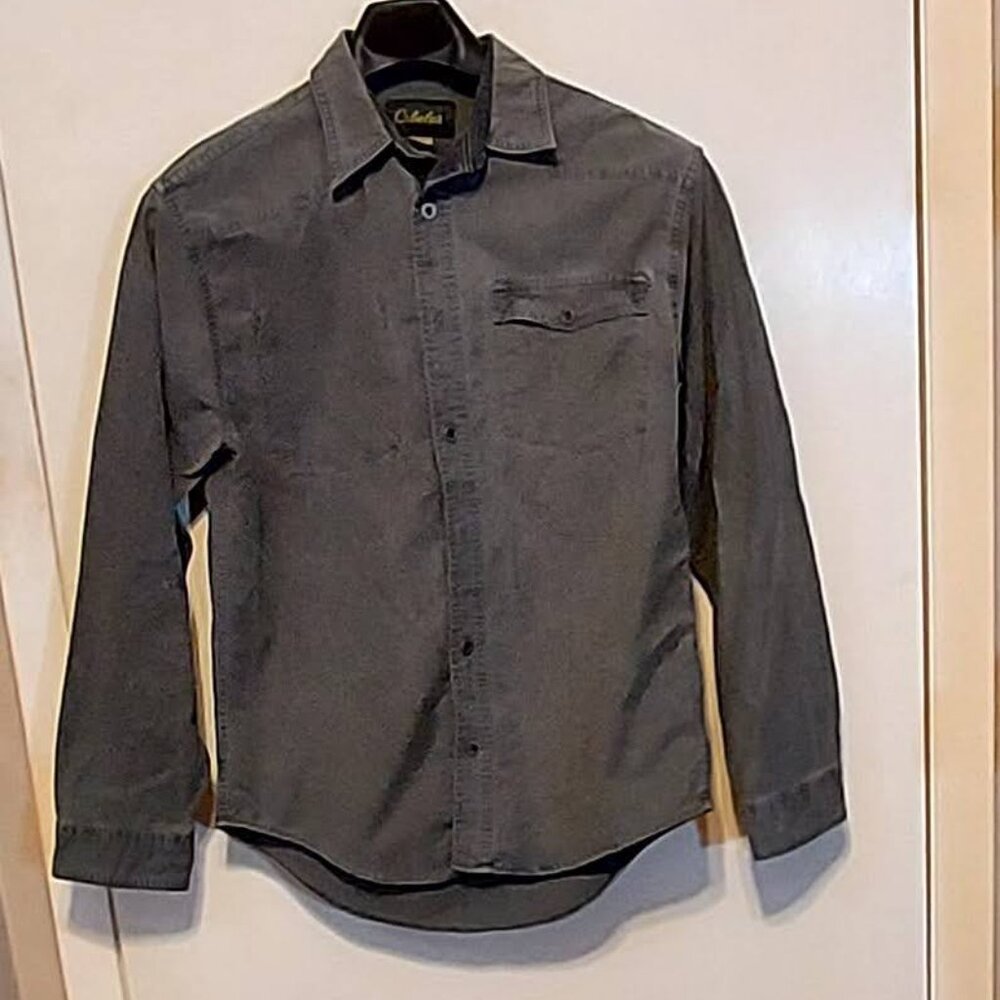 Cabelas Mens Demin Gray Long Sleeve Shirt  Sz M Button Down. Casual/Work Wear